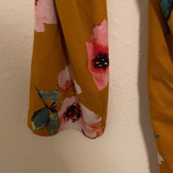 Yellow - Picture 4 of 7